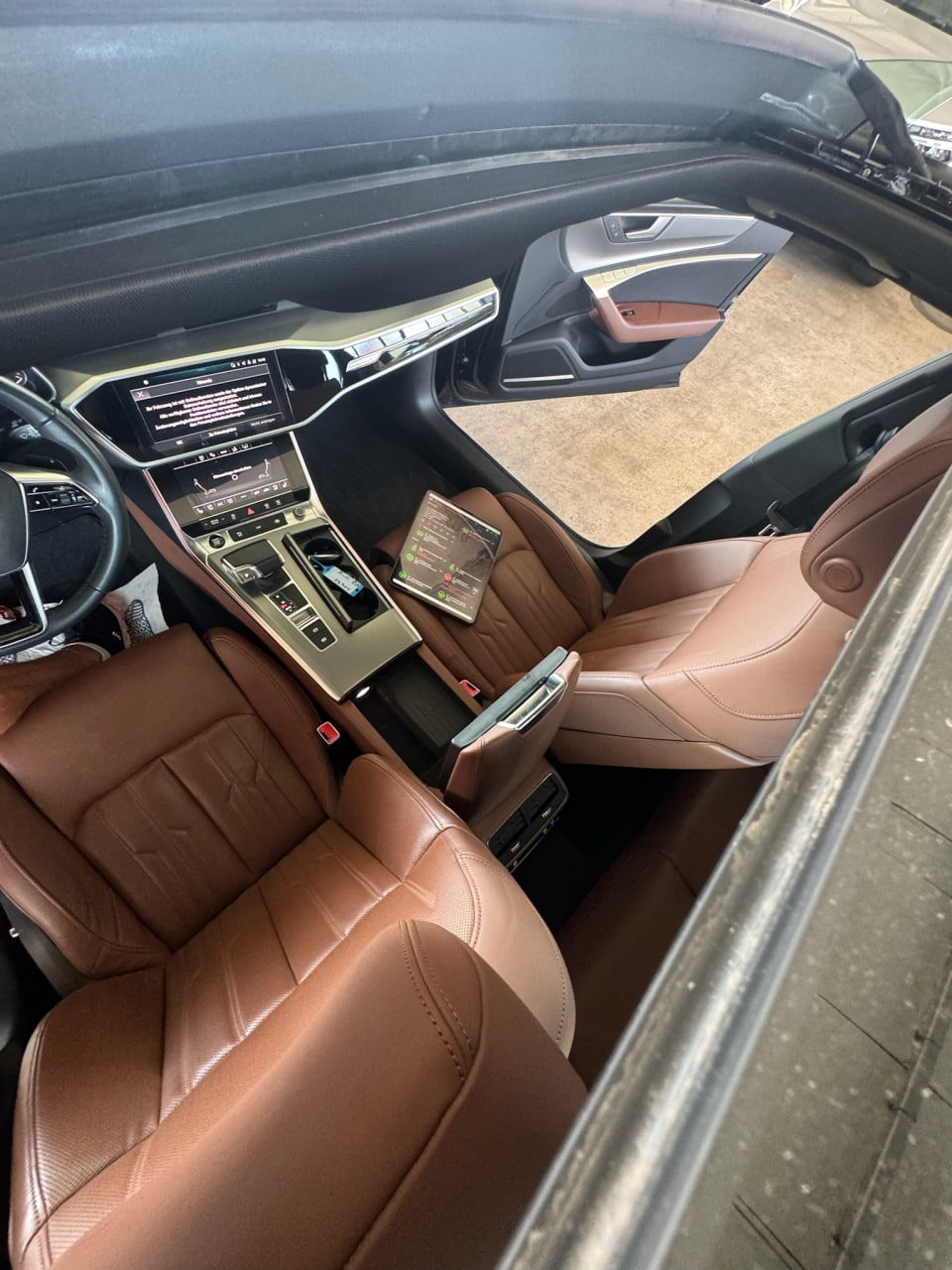 Audi A7 baxışı, 16 şəkildən 16-cisi