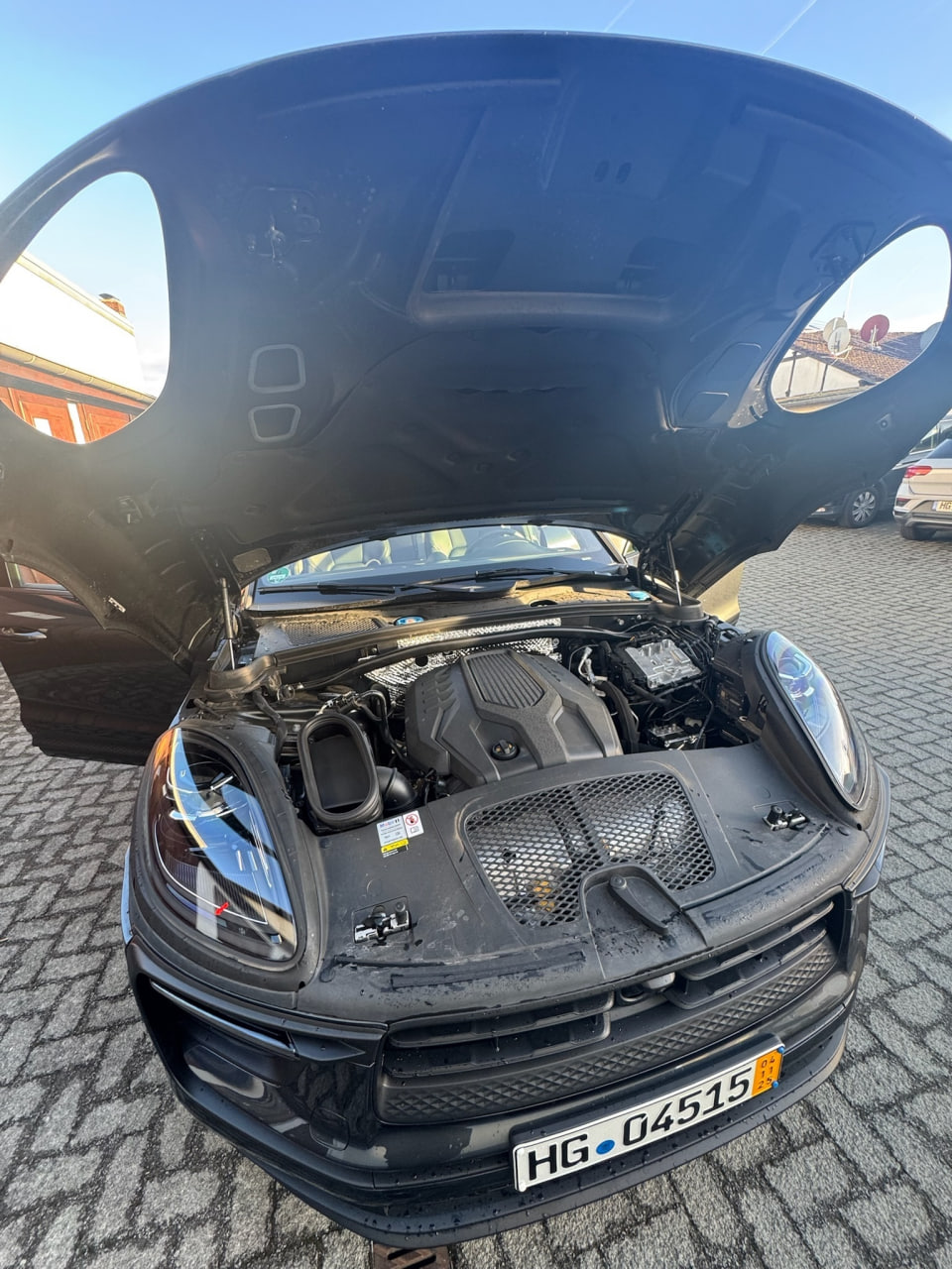Porsche Macan baxışı, 17 şəkildən 1-cisi